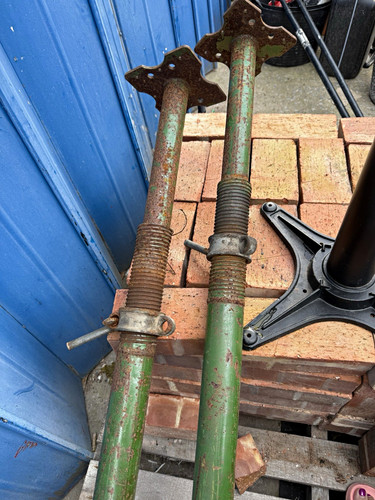 Adjustable steel scaffold - adjustable,