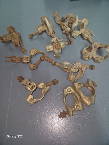 Used scaffolding clips - used, 10